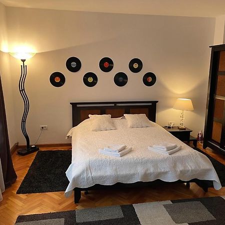Crisan 40 Casa Muntean 100Mp 3Camere 3Paturi 1 Canapea 2 Dormitoare Parcare 티미쇼아라 외부 사진